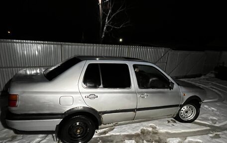 Volkswagen Vento, 1992 год, 110 000 рублей, 2 фотография