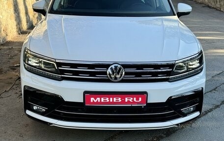 Volkswagen Tiguan II, 2018 год, 3 650 000 рублей, 1 фотография