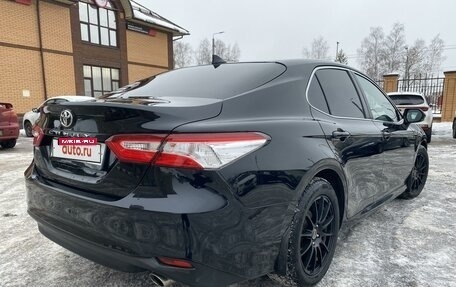 Toyota Camry, 2018 год, 2 950 000 рублей, 4 фотография