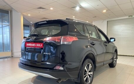 Toyota RAV4, 2018 год, 2 335 000 рублей, 5 фотография