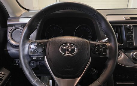 Toyota RAV4, 2018 год, 2 335 000 рублей, 12 фотография