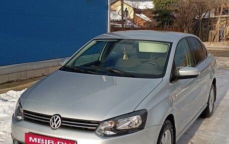 Volkswagen Polo VI (EU Market), 2013 год, 950 000 рублей, 2 фотография