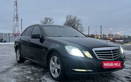 Mercedes-Benz E-Класс, 2011 год, 1 800 000 рублей, 2 фотография