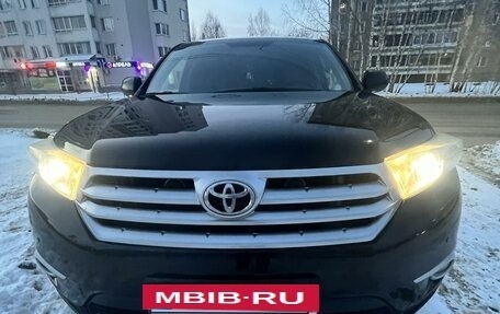 Toyota Highlander III, 2013 год, 2 100 000 рублей, 10 фотография