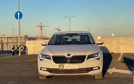 Skoda Superb III рестайлинг, 2019 год, 1 689 000 рублей, 2 фотография