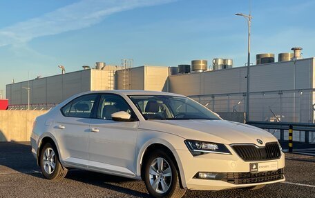 Skoda Superb III рестайлинг, 2019 год, 1 689 000 рублей, 3 фотография