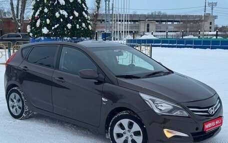 Hyundai Solaris II рестайлинг, 2016 год, 870 000 рублей, 1 фотография