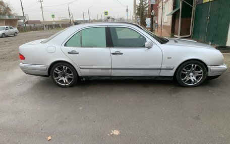 Mercedes-Benz E-Класс, 1999 год, 495 000 рублей, 1 фотография