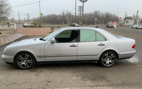 Mercedes-Benz E-Класс, 1999 год, 495 000 рублей, 3 фотография