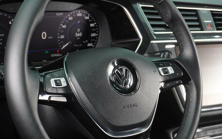 Volkswagen Tiguan II, 2017 год, 2 849 000 рублей, 17 фотография