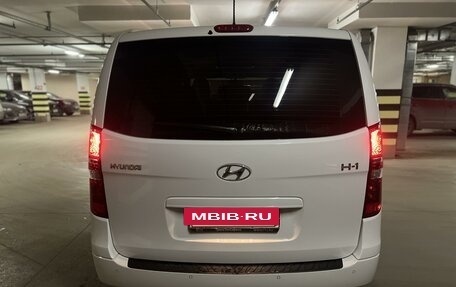 Hyundai H-1 II рестайлинг, 2015 год, 3 100 000 рублей, 5 фотография