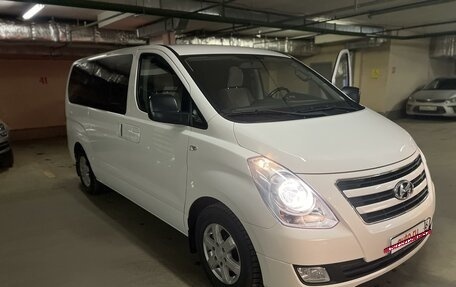 Hyundai H-1 II рестайлинг, 2015 год, 3 100 000 рублей, 2 фотография