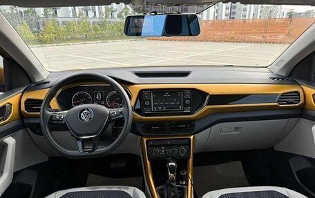 Volkswagen T-Cross I, 2021 год, 1 600 000 рублей, 4 фотография