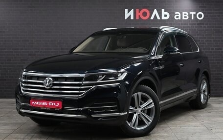 Volkswagen Touareg III, 2018 год, 5 390 000 рублей, 1 фотография