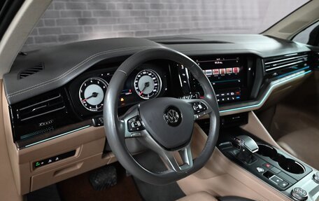 Volkswagen Touareg III, 2018 год, 5 390 000 рублей, 19 фотография