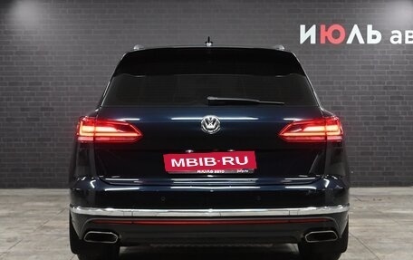 Volkswagen Touareg III, 2018 год, 5 390 000 рублей, 5 фотография