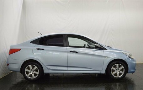 Hyundai Solaris II рестайлинг, 2011 год, 725 000 рублей, 4 фотография