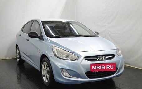 Hyundai Solaris II рестайлинг, 2011 год, 725 000 рублей, 3 фотография