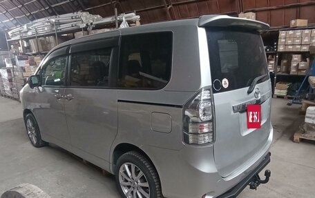 Toyota Noah III, 2007 год, 1 330 000 рублей, 2 фотография