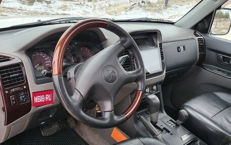 Mitsubishi Pajero III рестайлинг, 2001 год, 770 000 рублей, 27 фотография