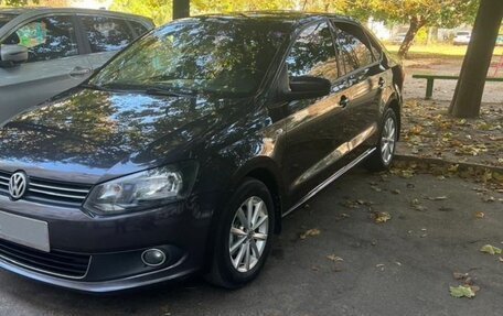 Volkswagen Polo VI (EU Market), 2015 год, 900 000 рублей, 1 фотография