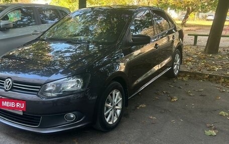 Volkswagen Polo VI (EU Market), 2015 год, 900 000 рублей, 4 фотография