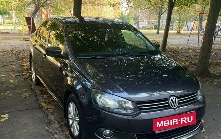 Volkswagen Polo VI (EU Market), 2015 год, 900 000 рублей, 2 фотография