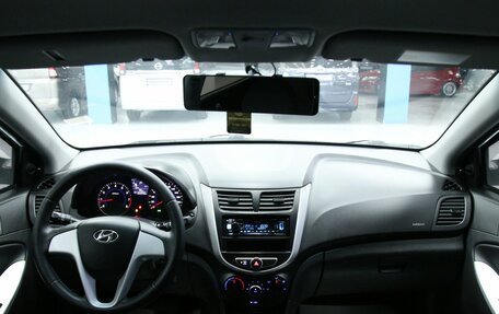 Hyundai Solaris II рестайлинг, 2012 год, 853 000 рублей, 16 фотография