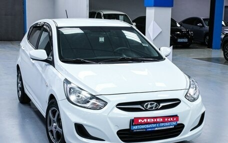 Hyundai Solaris II рестайлинг, 2012 год, 853 000 рублей, 8 фотография