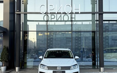 Volkswagen Touareg III, 2015 год, 2 890 000 рублей, 2 фотография