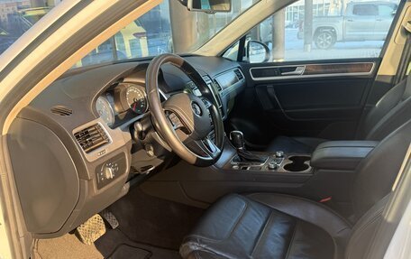 Volkswagen Touareg III, 2015 год, 2 890 000 рублей, 13 фотография