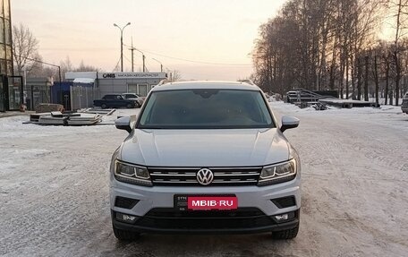 Volkswagen Tiguan II, 2018 год, 2 175 700 рублей, 2 фотография