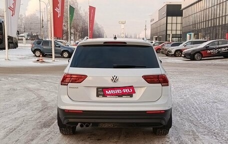 Volkswagen Tiguan II, 2018 год, 2 175 700 рублей, 7 фотография