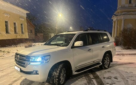 Toyota Land Cruiser 200, 2016 год, 7 000 000 рублей, 2 фотография