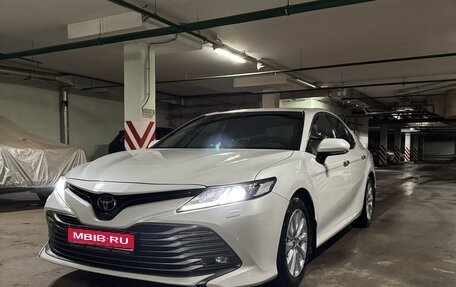 Toyota Camry, 2018 год, 3 100 000 рублей, 1 фотография