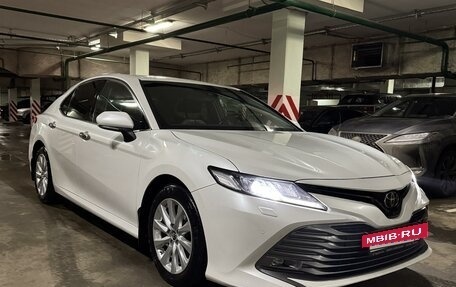 Toyota Camry, 2018 год, 3 100 000 рублей, 2 фотография