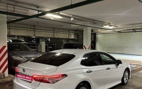 Toyota Camry, 2018 год, 3 100 000 рублей, 4 фотография