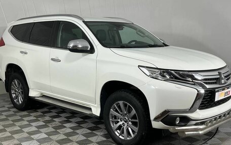 Mitsubishi Pajero Sport III рестайлинг, 2017 год, 2 840 000 рублей, 3 фотография