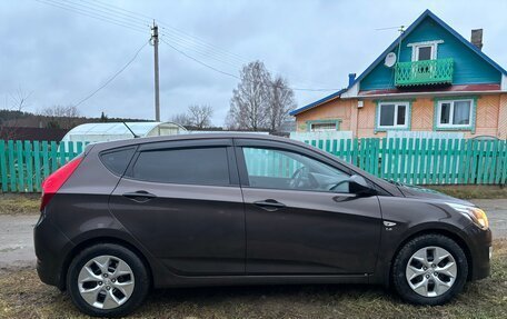 Hyundai Solaris II рестайлинг, 2015 год, 990 000 рублей, 4 фотография