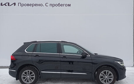 Volkswagen Tiguan II, 2021 год, 3 329 000 рублей, 4 фотография