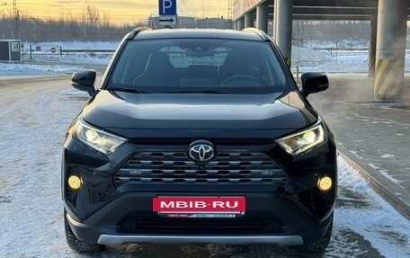 Toyota RAV4, 2021 год, 4 200 000 рублей, 3 фотография