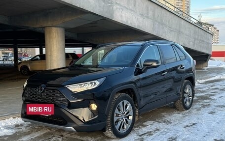 Toyota RAV4, 2021 год, 4 200 000 рублей, 4 фотография