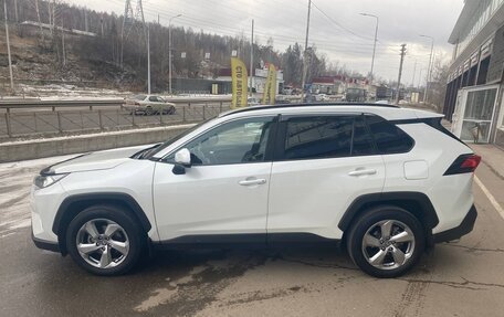 Toyota RAV4, 2019 год, 3 290 000 рублей, 6 фотография