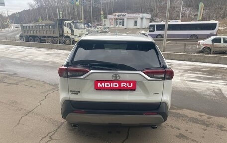 Toyota RAV4, 2019 год, 3 290 000 рублей, 4 фотография