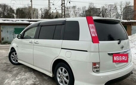 Toyota ISis I, 2011 год, 1 250 000 рублей, 3 фотография