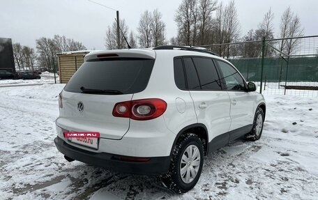 Volkswagen Tiguan I, 2010 год, 895 000 рублей, 2 фотография