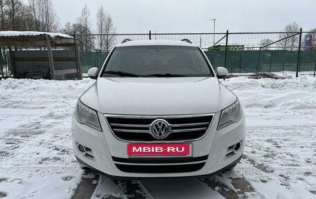 Volkswagen Tiguan I, 2010 год, 895 000 рублей, 3 фотография