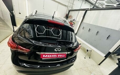 Infiniti FX II, 2011 год, 1 720 000 рублей, 9 фотография