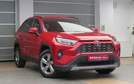 Toyota RAV4, 2021 год, 3 690 000 рублей, 3 фотография