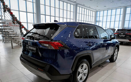 Toyota RAV4, 2021 год, 3 247 000 рублей, 9 фотография